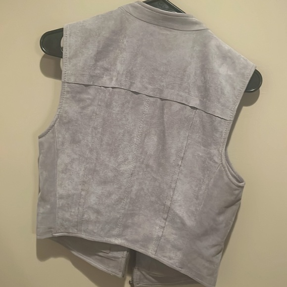 Beautiful BCBG MAXAZRIA Vest!!! LIKE NEW! - Picture 6 of 6